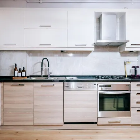 Luminous Flat 9 Min To Istmarina Mall * イスタンブール